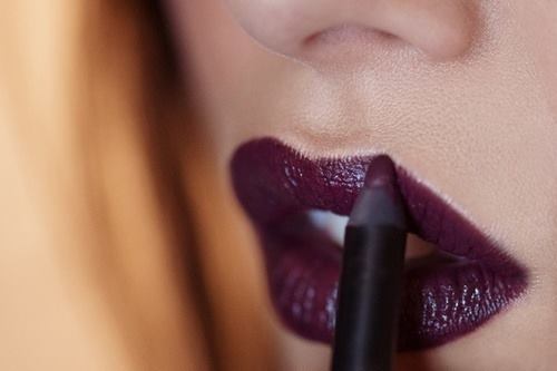model-dark-lips-4