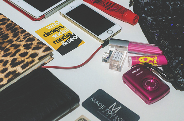whats-in-my-bag-2
